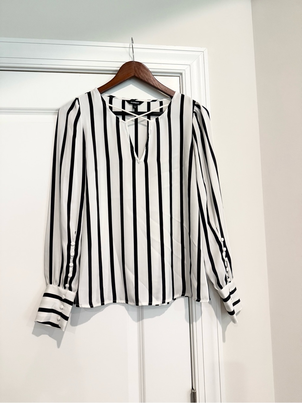 NWOT Express Black & White Vertical Stripe V-Neck Blouse